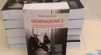 Con questo articolo vorrei spiegare quali sono i punti di forza di un testo che non ha eguali nel panorama della letteratura sulla nuova generazione, sull’attuale società ipertecnologica e iperconnessa, sugli effetti dell’eccessivo uso della […]