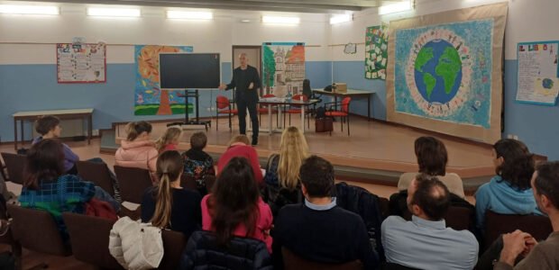 Se hai trovato utile questo articolo, condividilo sui tuoi profili social!Eccezionale ritorno, venerdì 14 novembre, nell’auditorium del Plesso “Papa Luciani” dell’Istituto Comprensivo di Cervarese Santa Croce dopo la prima conferenza del 12 aprile scorso. Su […]