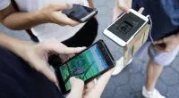Giovani e dipendenza da Internet. Sette su 10 navigano tutti i giorni Gli esperti mettono in guardia sui rischi della sovraesposizione: disturbi del sonno, dell’attenzione, miopia, obesità. (Articolo pubblicato sul Giornale di Vicenza il 3 […]
