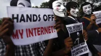 Guerra al Web! Storia, regia e finalità degli attentati alle libertà online