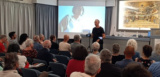 Se hai trovato utile questo articolo, condividilo sui tuoi profili social!Il mio mini-tour in Lombardia, il secondo quest’anno dopo quello dell’aprile scorso, è iniziato con una fantastica conferenza presso l’Hotel “Il Chiostro” di Intra, frazione [&hellip;]