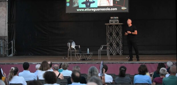 Serata calda e umida ma molto seguita e partecipata quella di mercoledì 17 giugno con oltre un centinaio di persone ad assistere per oltre due ore alla conferenza “Le Forze Nascoste del Digitale” che si [&hellip;]