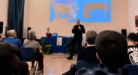 Un’altra splendida serata quella di venerdì 6 marzo nella magnifica aula magna dell’Istituto di Istruzione Superiore “Atestino” di Este (PD), all’interno dello storico edificio del XVII secolo, ex istituto “M.O. Amedeo di Savoia Duca D’Aosta, [&hellip;]