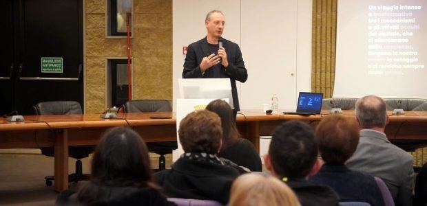 Se hai trovato utile questo articolo, condividilo sui tuoi profili social!Il mio emozionante tour in Friuli di venerdì 14 marzo si è concluso con la conferenza aperta al pubblico presso la sala polifunzionale del Comune […]