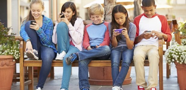 Se hai trovato utile questo articolo, condividilo sui tuoi profili social!Martedì 8 maggio dalle 18.00 alle 19.45 ho avuto il piacere di condurre un evento di sensibilizzazione sull’esperienza d’uso delle moderne tecnologie digitali per una […]